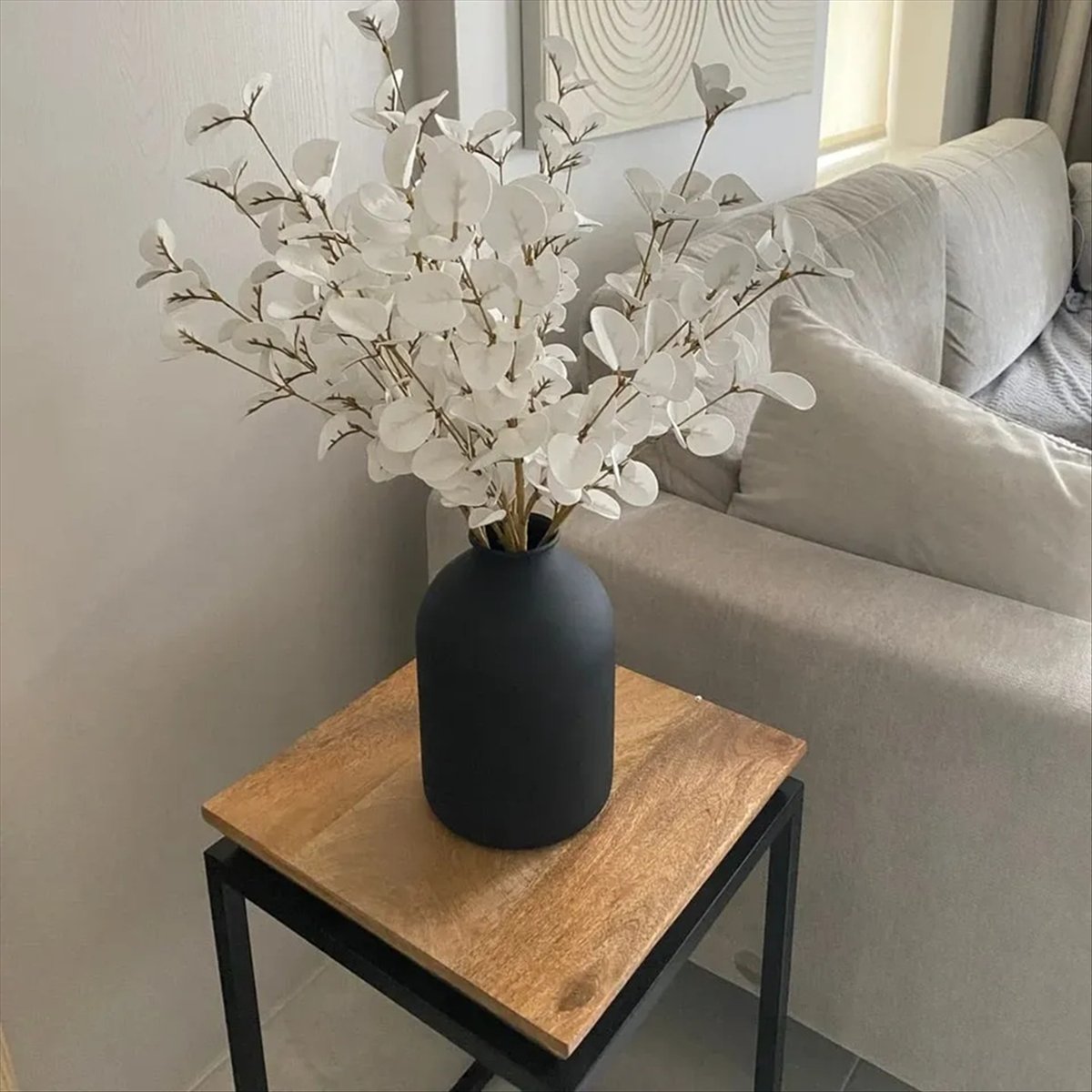 Home Decor Trend 2026 - Модная матовая ваза из кованого железа